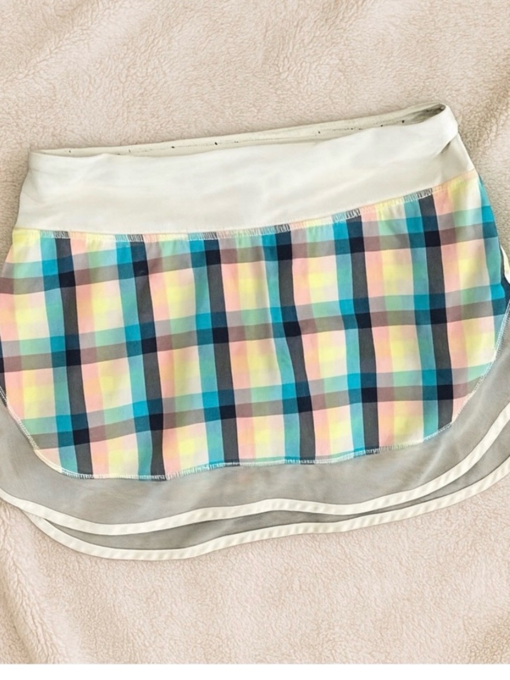 Lululemon skort (skirt with built in shorts) in multicolour size 4